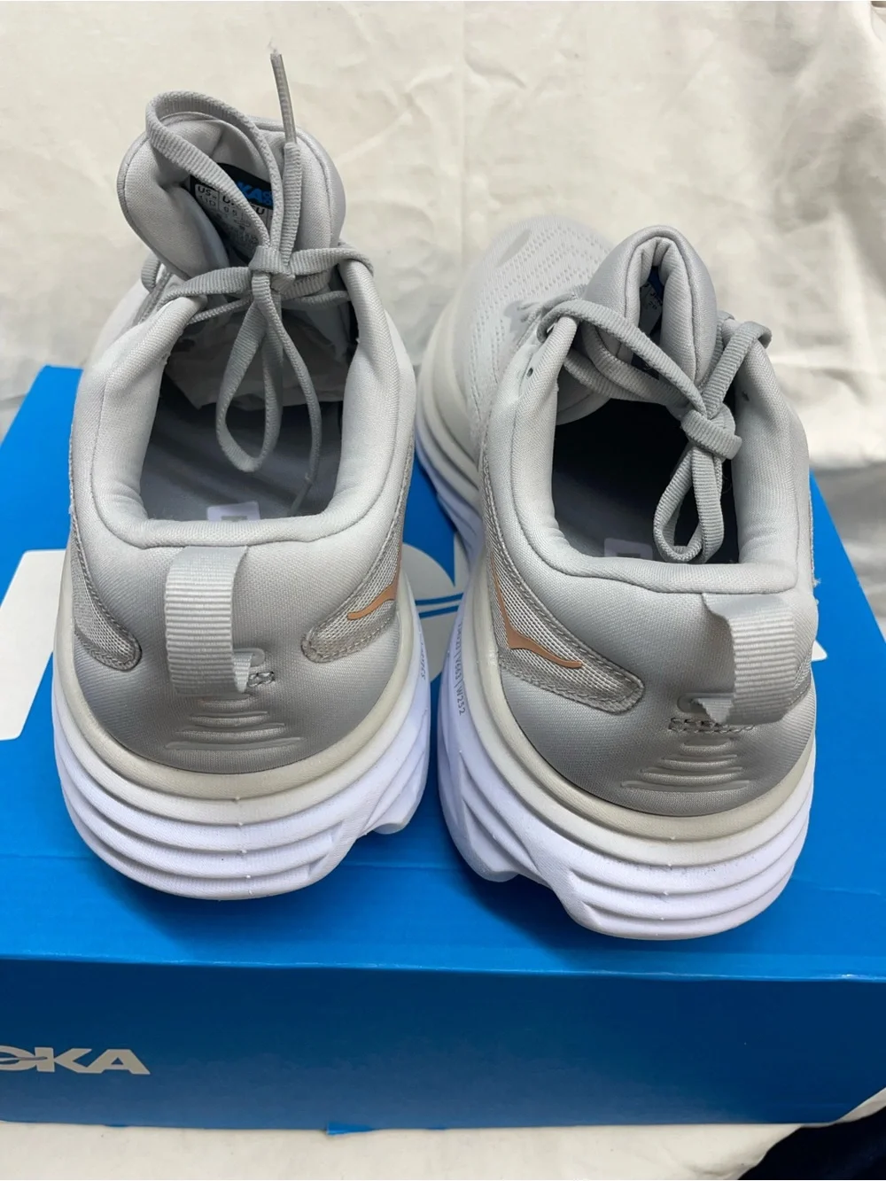 NEW!!! Hoka Bondi 8 wide Running Shoes - Light Gray with Peach Logos sz 11-D